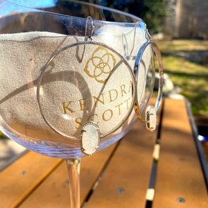 Classy classy! Kendra Scott hoop earrings